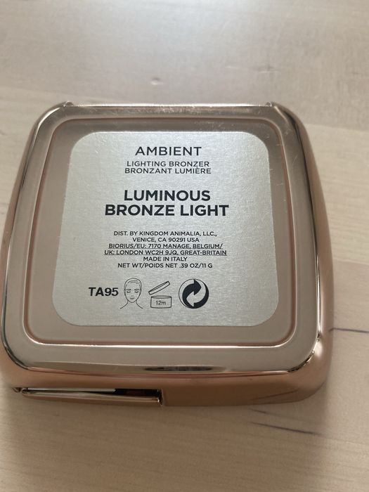 Bronzer Hourglass ambient luminous bronze light