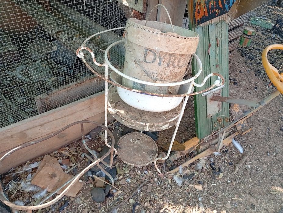 Velharias , potes , cântaros