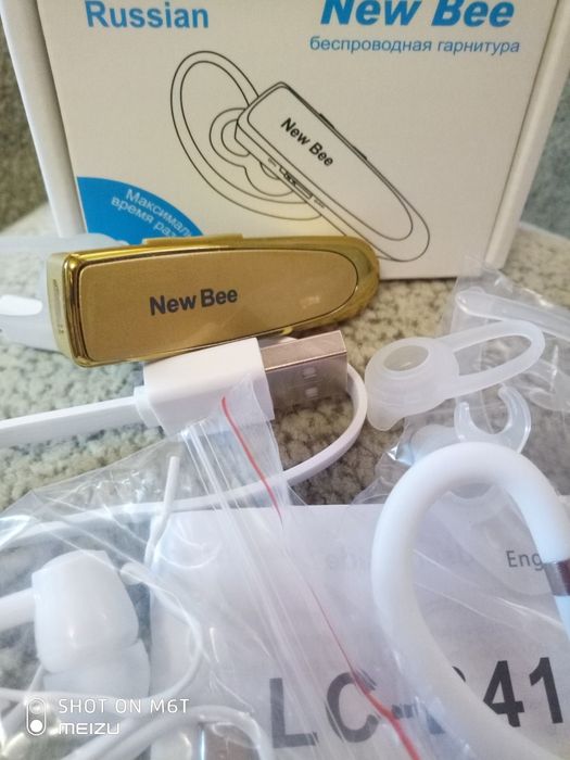 Продам блютуз гарнитуру