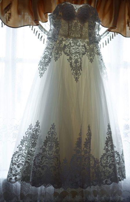 Весільна сукня