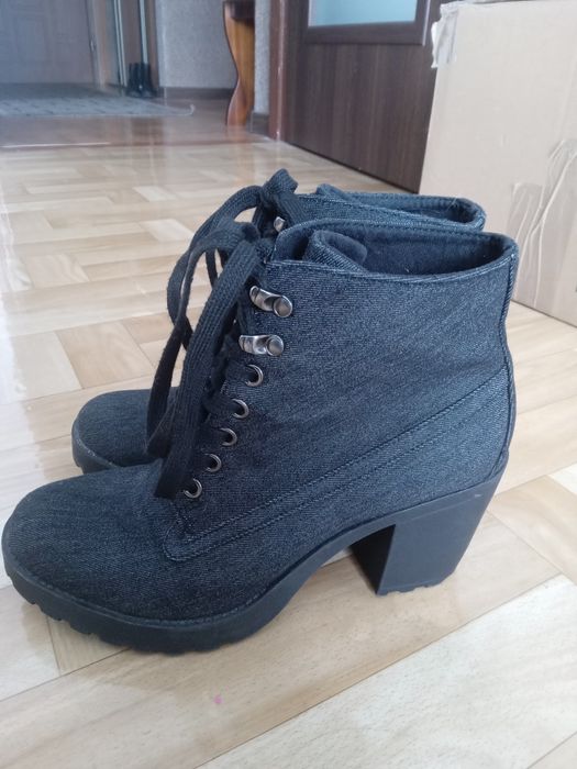 Buty botki rozm.38 Cropp