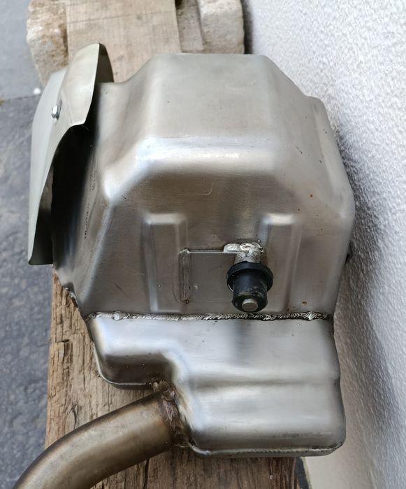 Escape Benelli TRK 502 de origem