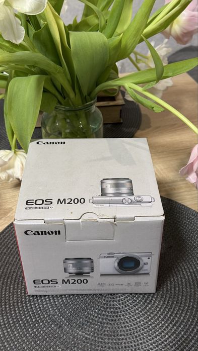 Фотоапарат Canon eos m200