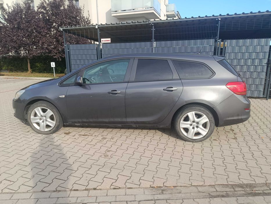 Opel Astra J kombi