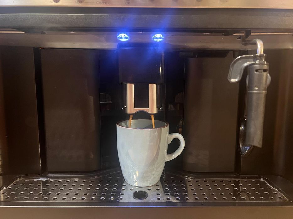 Pilnie Ekspres SMEG do zabudowy jak nowy