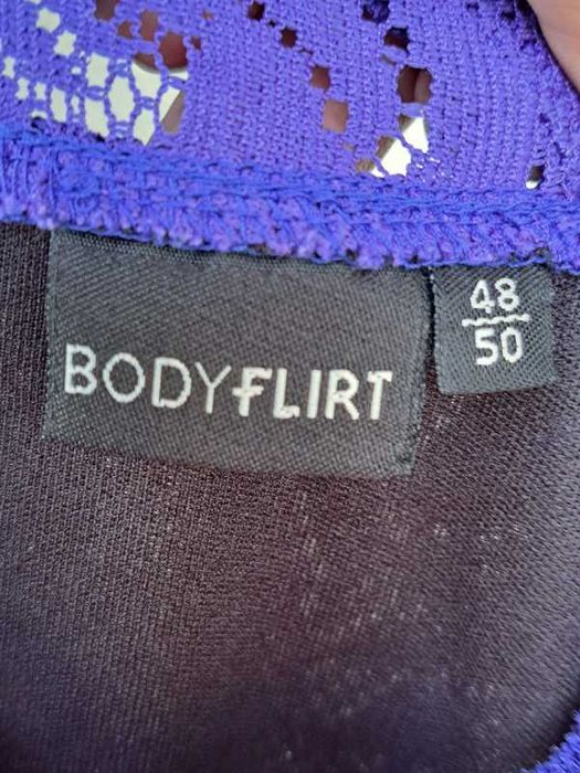 elegancka sukienka koronka 50 52 niebiesko czarna