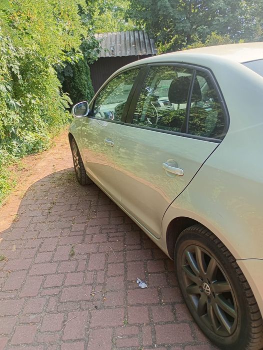 Volkswagen jetta 1.6 diesel 2009r