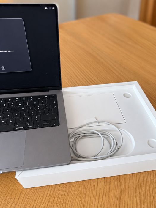 MacBook pro 14 A2442 16GB/1T