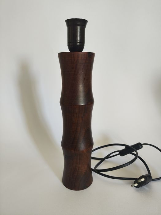 Candeeiro de mesa vintage de madeira