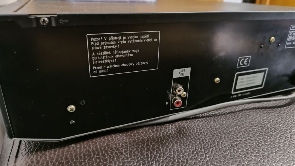 Leitor Sony CDP-CE405