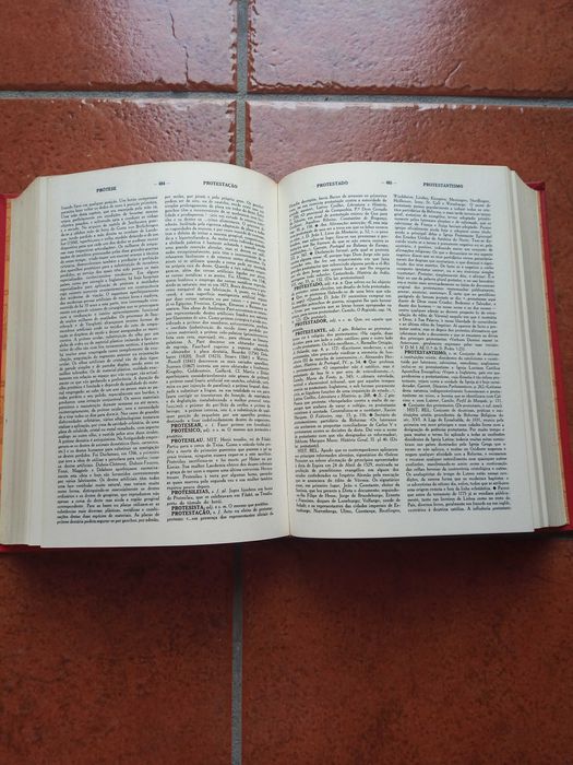 Grande Enciclopédia Portuguesa Brasileira (Volume 23)