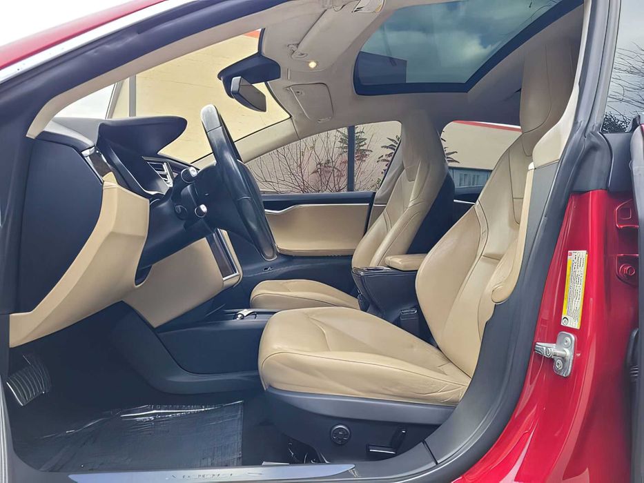 Tesla Model S      2015