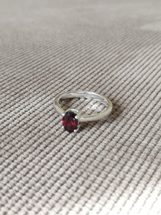 Продам серебряное колечко