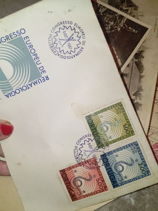 Envelope com selos cá fora