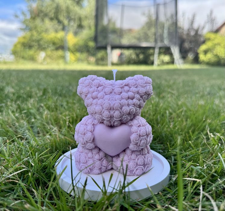 Naturalna świeca w kształcie misia z sercem