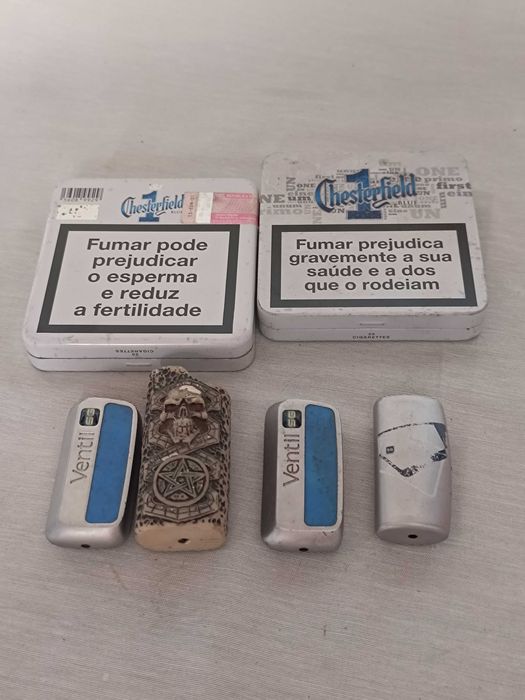 Porta Isqueiros antigos e caixas metálicas