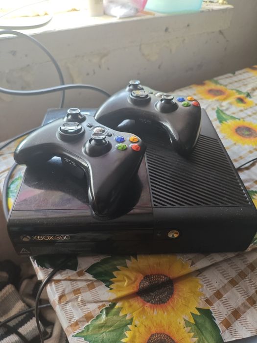 Xbox 360E в хорошому стані
