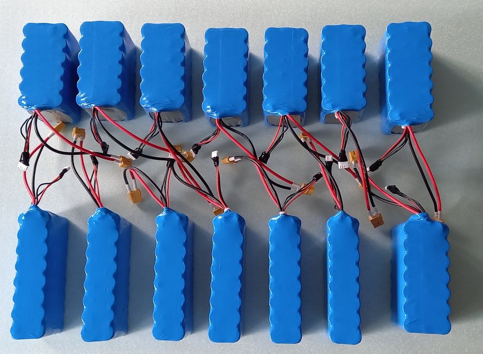 Акумулятор для прикормочного карпового кораблика для рибалки прикормки