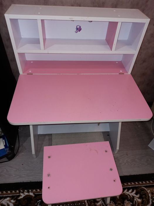 Продаётся стол парта