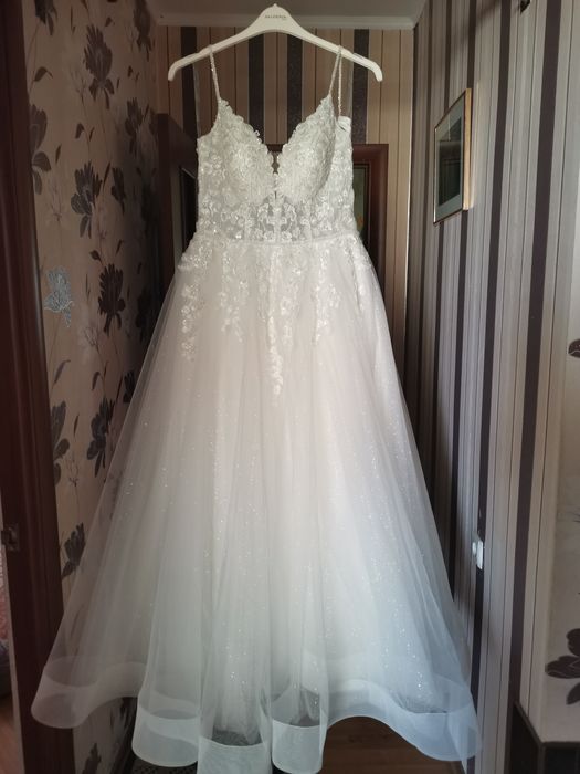 Весільна сукня б/у в ідеальному стани.
