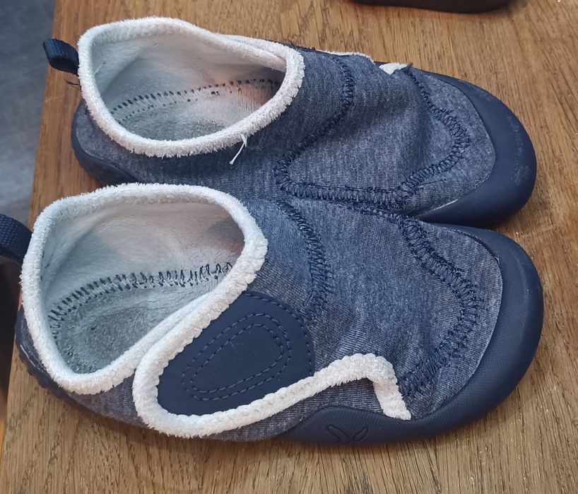 Pantofelki Domyos z gumkami 31