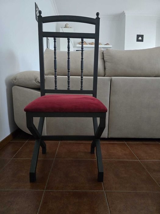 Cadeiras em ferro para mesa de jantar