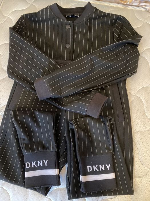 Продам костюм DKNY на девочку 12 лет XS