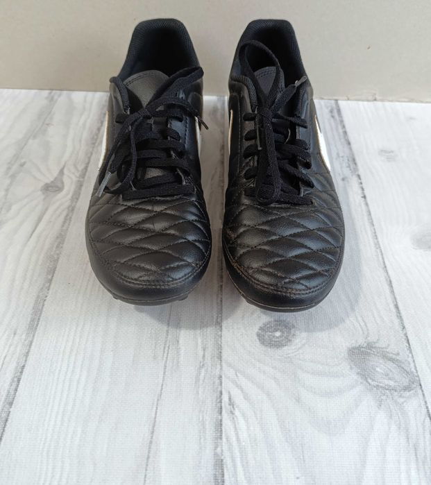 Buty piłkarskie Nike Majestry r. 43