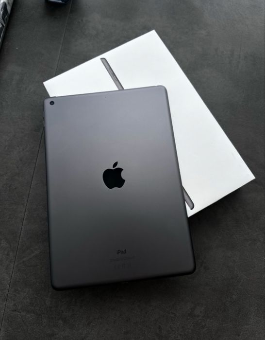 Ipad 8 ідеальний стан з коробкою