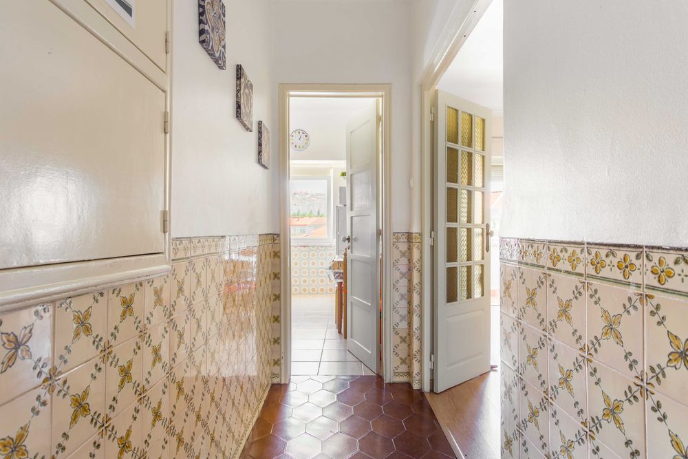 T2 para férias em Mem Martins ( 65€ noite), a 300m do comboio