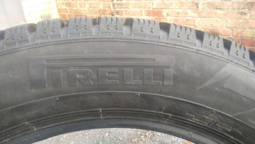 Продам зимние шины Pirelli ICE ZERO 255/50 R19 за комп. 20000 грі.