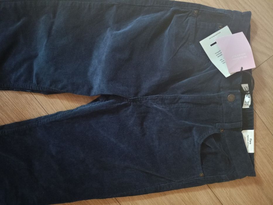 Spodnie sztrukowe Pull& Bear