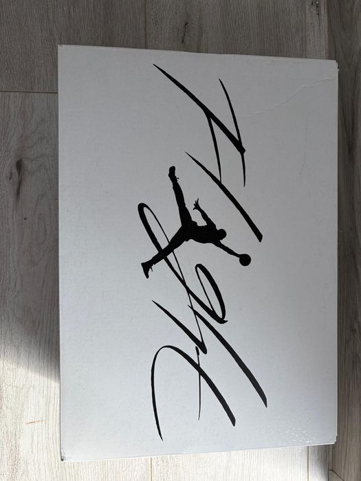 Jordan 4 White Thunder