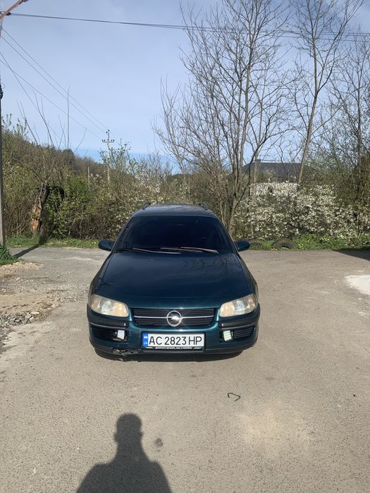 продаєця авто омега на автоматі