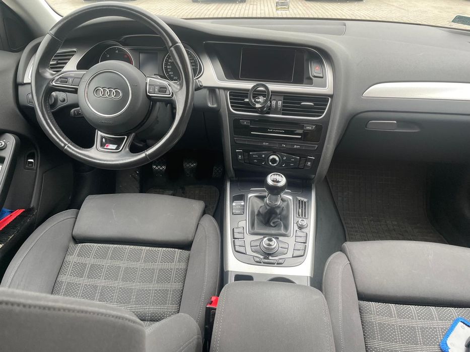 Audi A4 B8 lift SLINE 2.0TDI 150KM manual 2014 rok