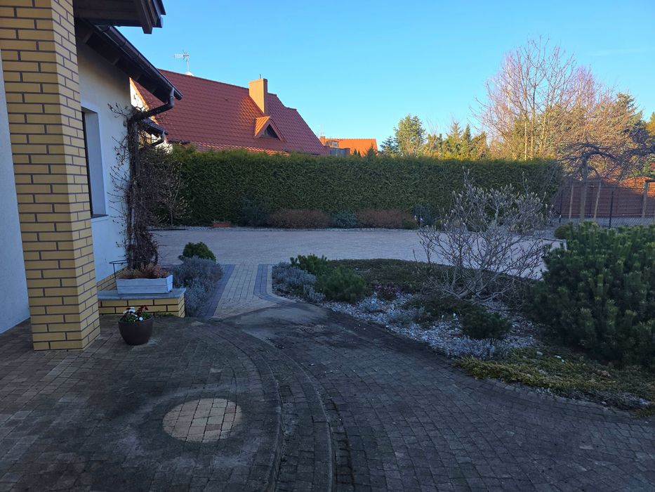 Profesjonalne mycie kostki brukowej