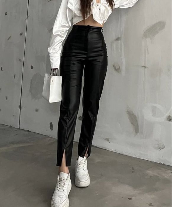 Жіночі шкіряні брюки
