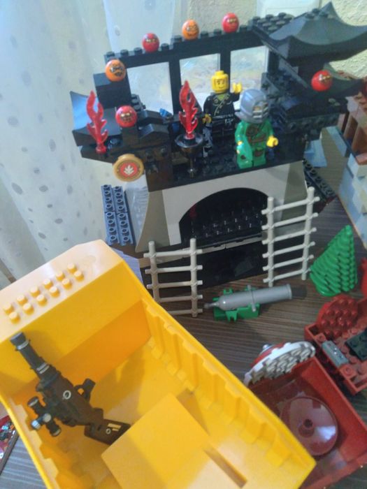 Запчастини лего ...