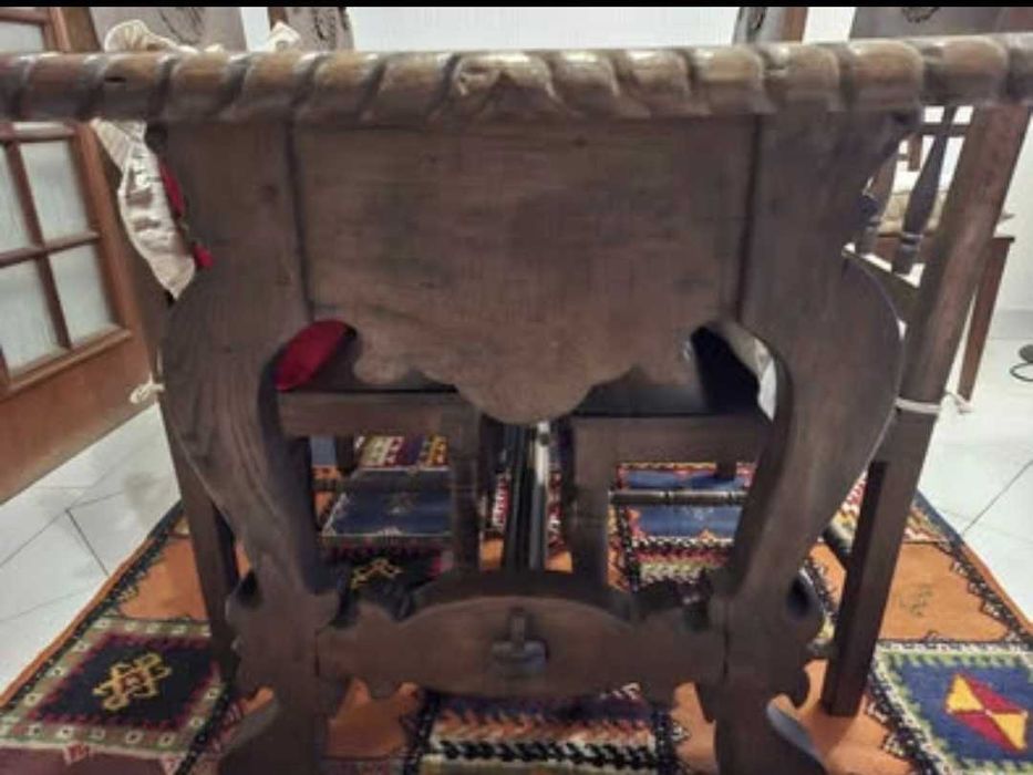 Mesa de Jantar Usada em Madeira Maciça – Estilo Antigo (Século XVII)