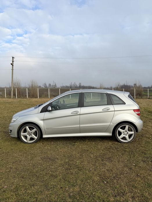 Розборка B-class w245 2.0 om640 cdi крила капот двери Авторозборка