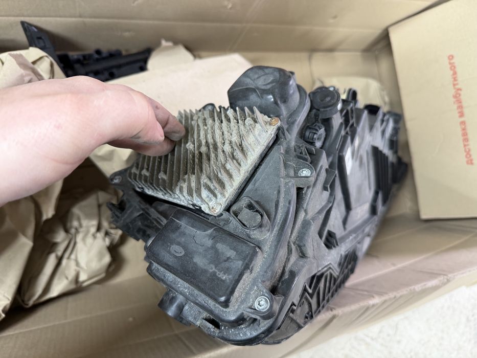 Фара права AUDI Q8 usa