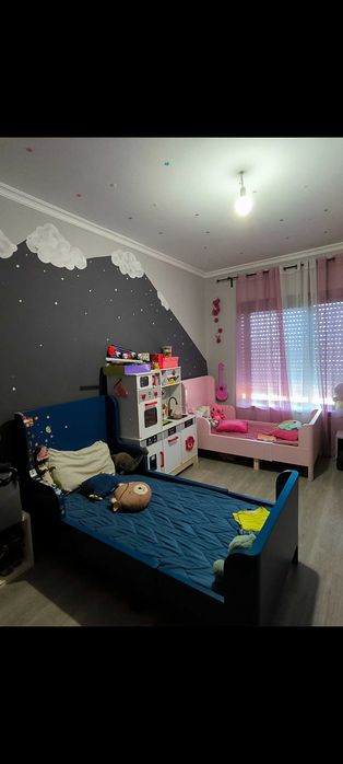 Cama extensível ikea criança azul