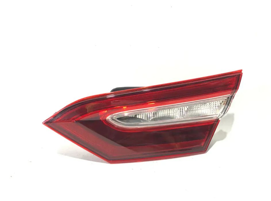 TOYOTA CAMRY 70 Фонарь лэд правый внутренний 2018 2019 2020