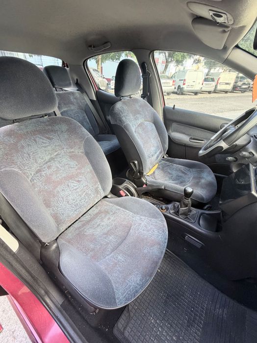 Peugeot 206 1.1  ano 2001