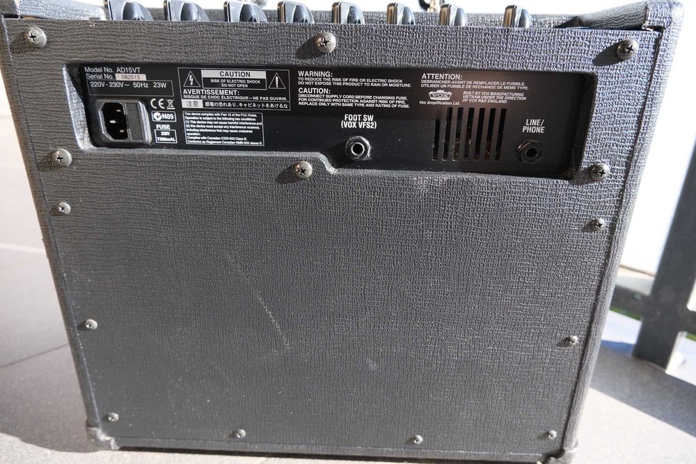 Wzmacniacz gitarowy VOX AD15VT
