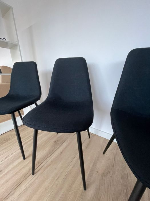 Cadeiras em Tecido Pretas