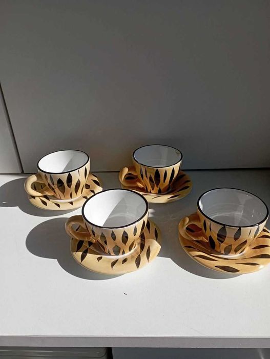 Conjunto de 4 Chávenas de Café Amarelo e Preto