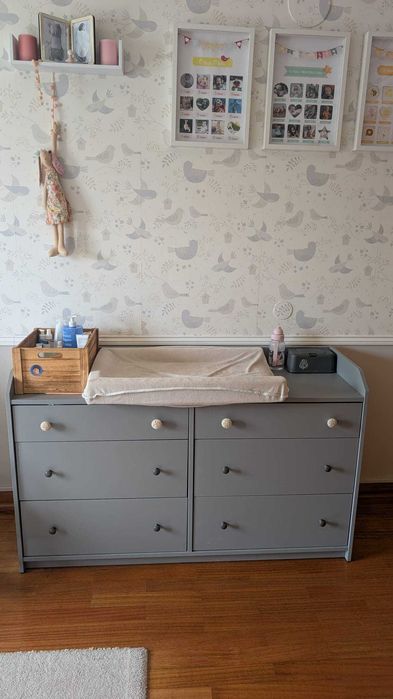 HAUGA Cómoda c/6 gavetas, cinza, 138x46x84 cm