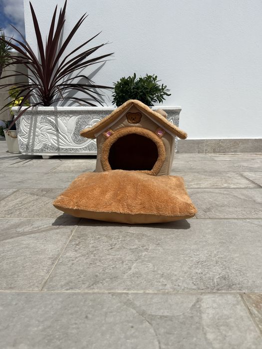 Vende-se casinha/ caminha para cachorro ou cães de raça pequena