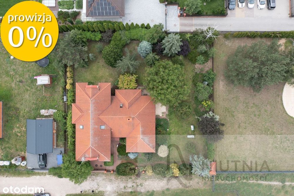 Dom z pięknym ogrodem